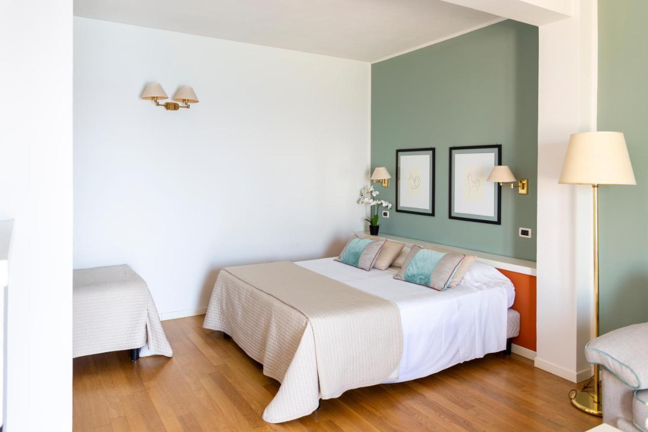 Punta Nord Est Hotel 3*